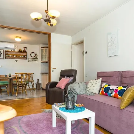 Orelj Ferienwohnung Apartamento *